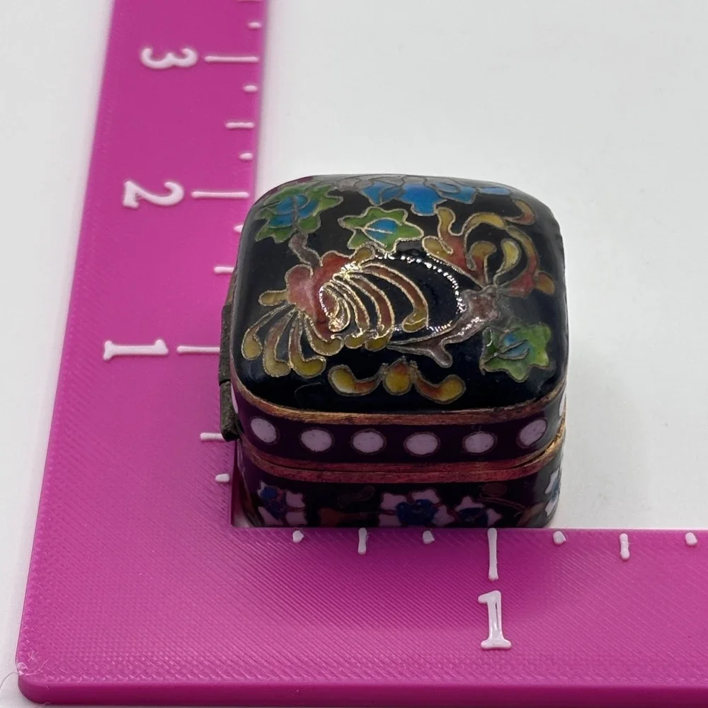 Vintage Cloisonné Multicolor Enamel Gold tone Trinket Pill Box 1.25